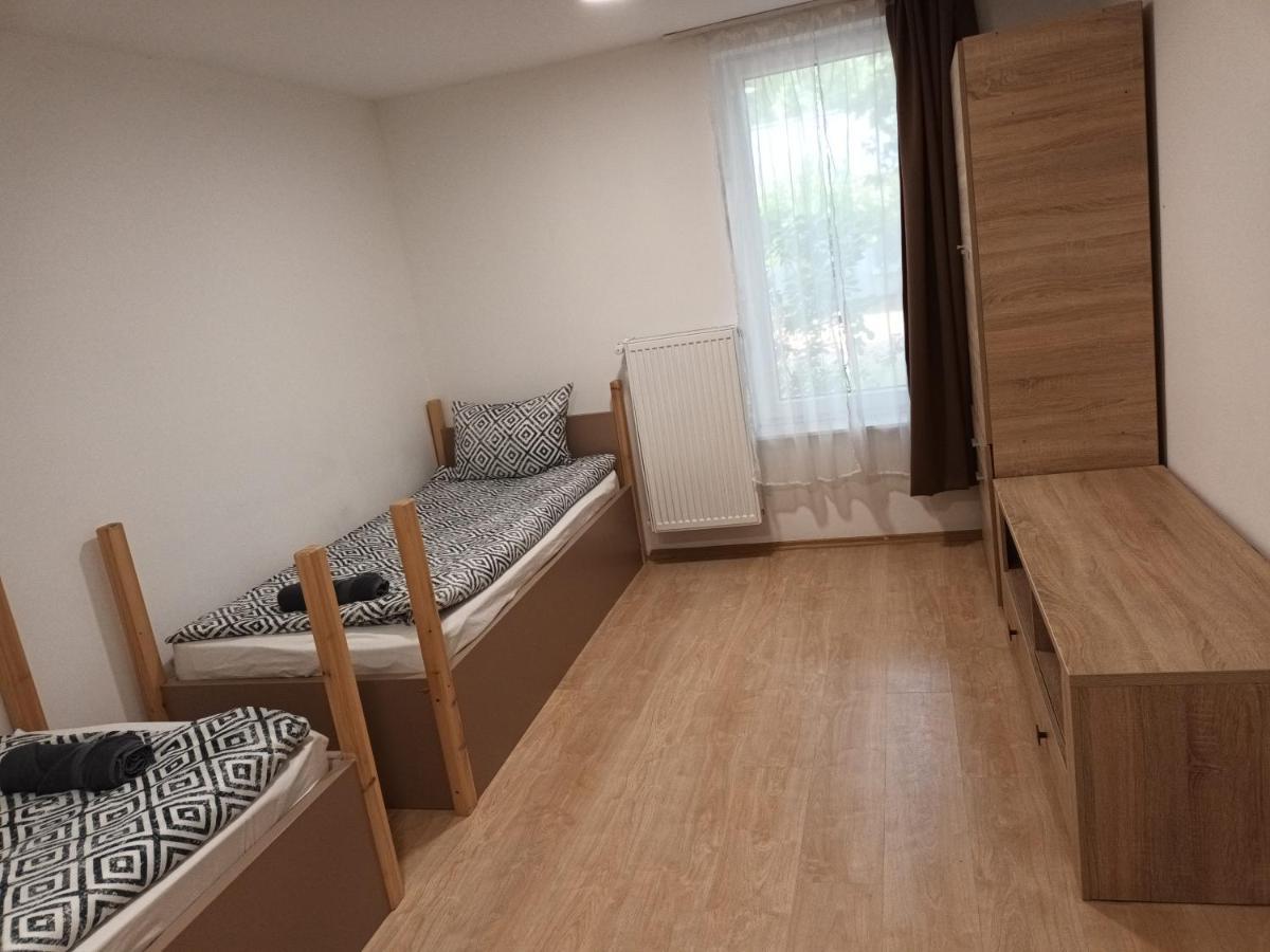 Tiszaliget Apartman és Szálló Szolnok Exterior foto