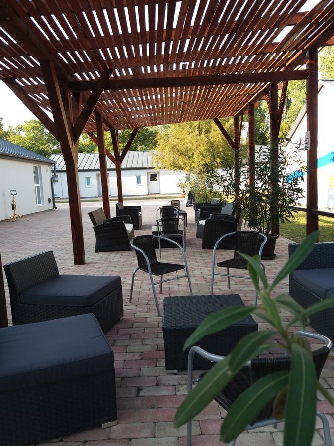 Tiszaliget Apartman és Szálló Szolnok Exterior foto